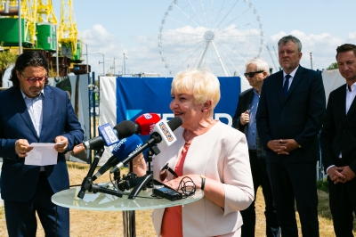 radni podczas podpisywania umowy-16