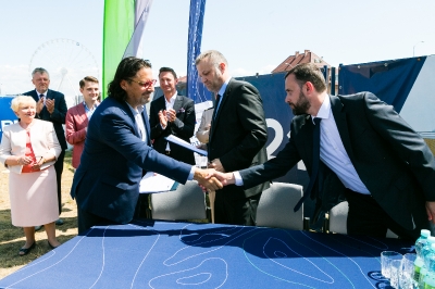 radni podczas podpisywania umowy-28