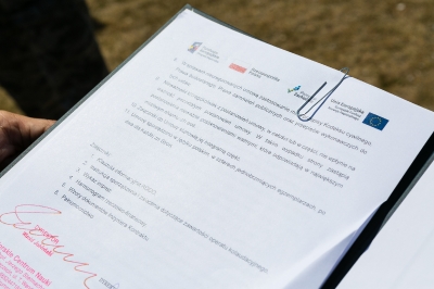 radni podczas podpisywania umowy-35